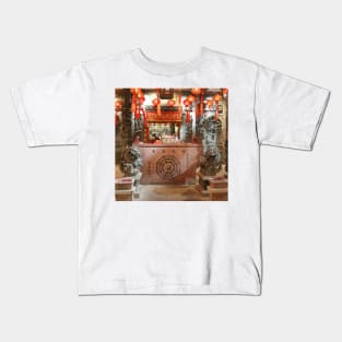 Hotel reception styled like ancient Chinese temple altar SQ Kids T-Shirt